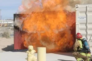 بک درفت (Backdraft) و فلش اور (Flashover)