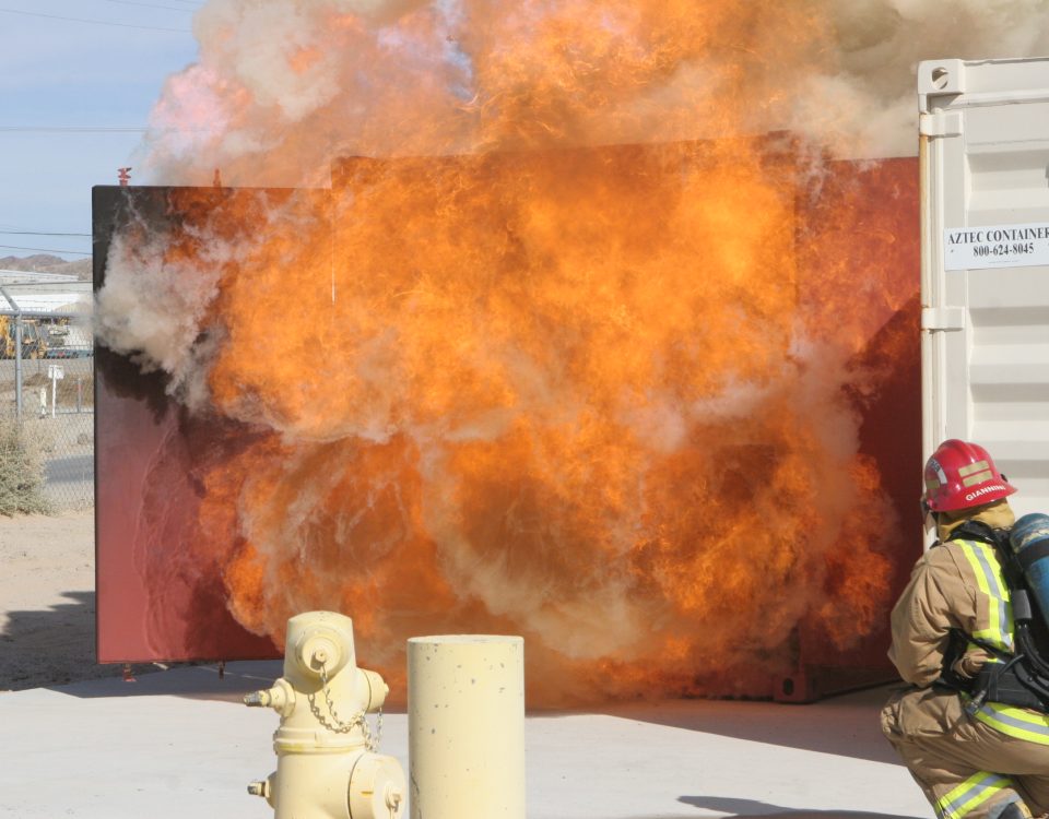 بک درفت (Backdraft) و فلش اور (Flashover) در آتش‌سوزی | تفاوت‌ها، علائم و روش‌های پیشگیری